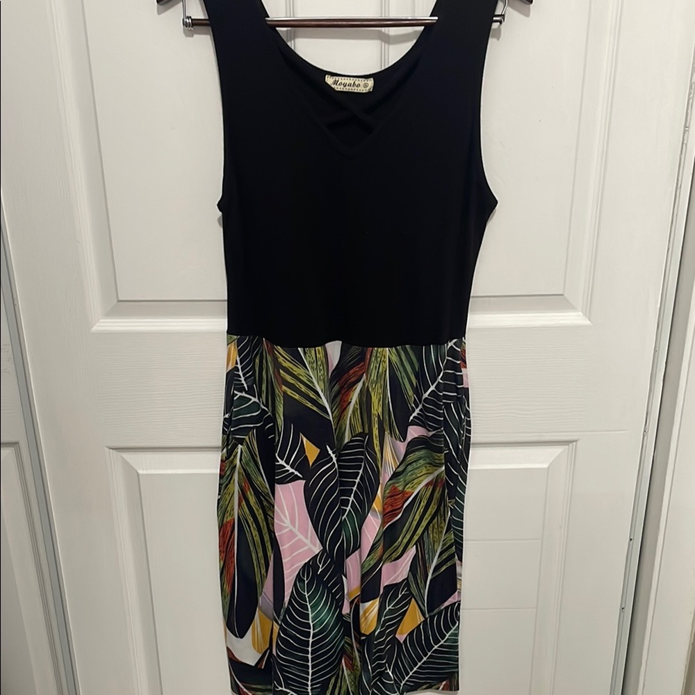Amazon Green and Black Sleeveless V-Neck Sheath Midi Dress